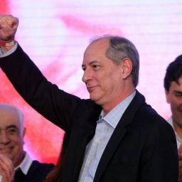 Ciro Gomes elogia decisão do STF de impedir prisão de Lula