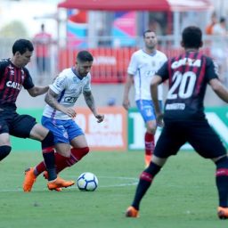 Bahia finaliza mais, mas fica no empate com o Atlético-PR