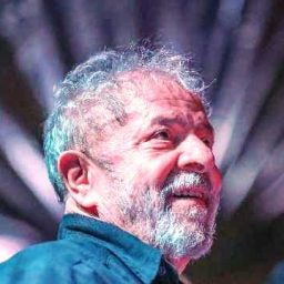 Ex-presidente Lula segue liderando intenções de voto