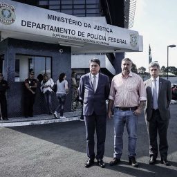 Fachin autoriza comissão de deputados a visitar Lula na prisão
