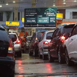 Greve de caminhoneiros deixa várias cidades baianas sem combustível