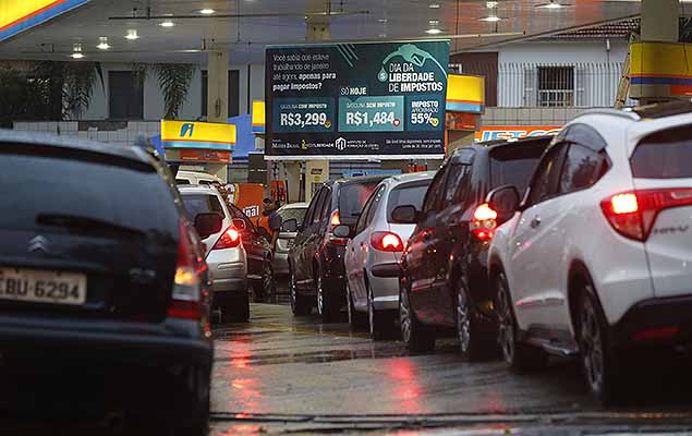 Greve de caminhoneiros deixa várias cidades baianas sem combustível