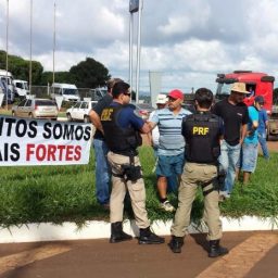 Greve de caminhoneiros continua em 23 estados do Brasil