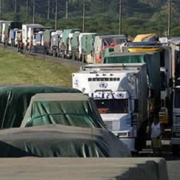 Protestos de caminhoneiros continuam em 11 trechos de estradas estaduais da Bahia