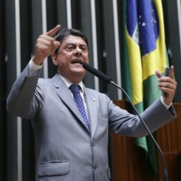 Pré-candidatura de Lula será lançada no dia 27, diz deputado