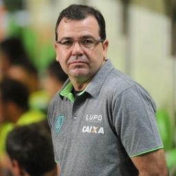 Enderson Moreira pede demissão do América-MG e acerta para ser o técnico do Bahia
