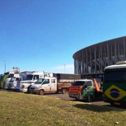Sem cronograma ou liderança, caminhoneiros se reúnem em Brasília
