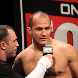Cigano diz não achar justo Lesnar disputar o cinturão do UFC