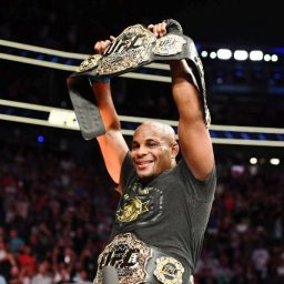 UFC 226: Cormier nocauteia Miocic, conquista segundo cinturão e faz história