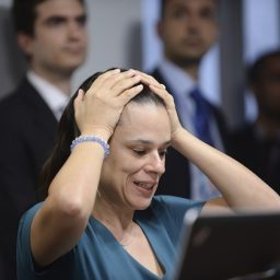 Janaina Paschoal pode não ser vice de Bolsonaro