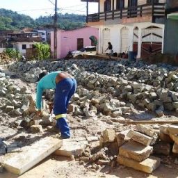 Gandu: Obras de pavimentação de ruas do Teotônio Calheira seguem em ritmo acelerado.