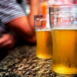 Estudo mostra ligação entre consumo de álcool e suicídio na faixa de 25 a 44 anos