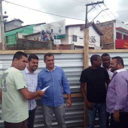 Prefeito de Gandu e Secretário Estadual de Desenvolvimento Rural visitam obra de construção do Mercado Municipal.