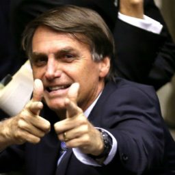 Datafolha: Bolsonaro sobe de 22% para 24% após ataque