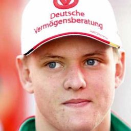 Aos 19 anos, filho de Schumacher conquista primeiro título
