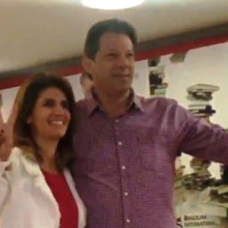 Haddad vota em SP acompanhado pela esposa e faz ‘V’ da vitória