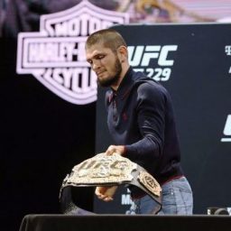 UFC: McGregor atrasa, e Nurmagomedov abandona coletiva: ‘É falta de respeito’