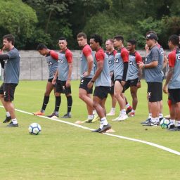 Em busca de um milagre: Vitória recebe o Grêmio com obrigação de vencer e precisando secar