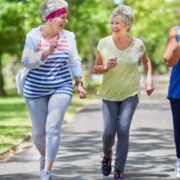 5 opções de atividades físicas para idosos
