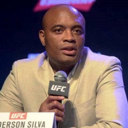 Anderson Silva pede luta com McGregor a chefe do UFC