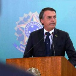 Bolsonaro sanciona lei que cassa CNH de condenados por 5 tipos de crime