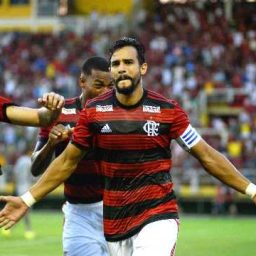 Em noite de estreias, Henrique Dourado salva o Flamengo de derrota