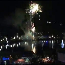 Queima de fogos marca a chegada do Ano Novo em Gandu