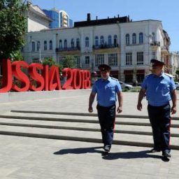 Rússia quer deportar mais de 5 mil turistas que seguem no país após a Copa