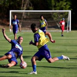 Campeonato Baiano: Fernandão fica na fisioterapia e é dúvida para amanhã, 17