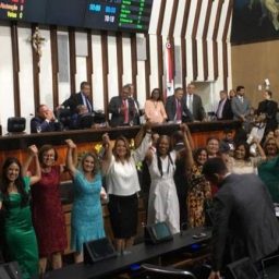 Deputados estaduais tomam posse na AL-BA