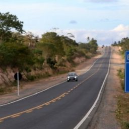Irará e Água Fria: governador entrega trecho de 17,5 quilômetros recuperados da BA-084