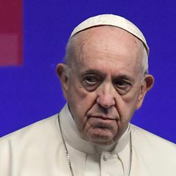 Pressionada, Igreja Católica inicia maior cúpula sobre abuso sexual da história