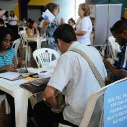 Empresas que não pagarem salário igual a homens e mulheres poderão ser multadas