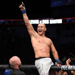 Junior Cigano vence Lewis por nocaute técnico e diz que vai buscar o cinturão