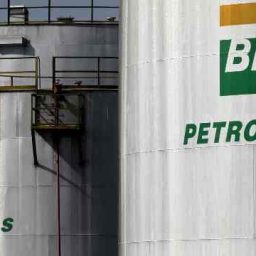 Petrobras eleva em 2,5% preço médio da gasolina nas refinarias