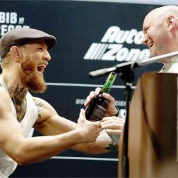 Dana White não acredita em aposentadoria precoce de McGregor no UFC