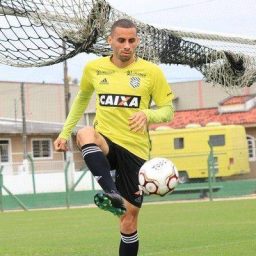 Emprestado pelo Santo André, Volante Dudu Vieira assina com o Vitória
