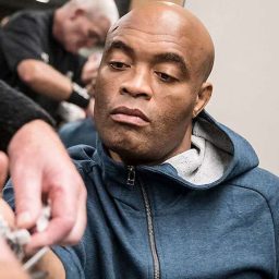 Nigeriano campeão interino do UFC ataca Jon Jones e leva ‘puxão de orelhas’ do Spider