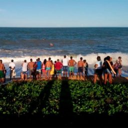 Pastor morre afogado após ser arrastado pelo mar