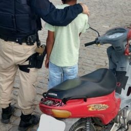 Polícia flagra criança de 11 anos pilotando moto em rodovia