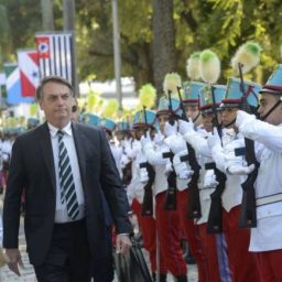 Bolsonaro diz que meta é implantar um colégio militar em cada capital