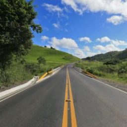 São Félix: Governo entrega obra de pavimentação de 20,5 km da BA-420