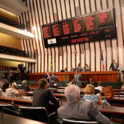 Trinta e dois deputados baianos mudaram de partido nos últimos quatro anos