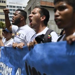 Venezuela: opositores se refugiam em embaixadas com aprofundamento da crise