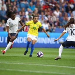 Brasil perde para França e se despede da Copa do Mundo feminina de futebol