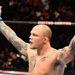 UFC Estocolmo: Anthony Smith frustra torcida, finaliza Gustafsson e aposenta ídolo sueco
