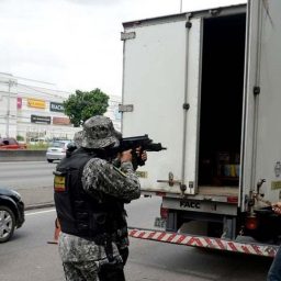 Policiais dizem que trecho da BR-101 no Rio tem recorde de roubos