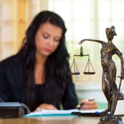 Por que eu escolher a profissão de advogado? Vantagens da profissão jurídica