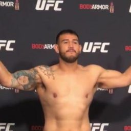 Peso-pesado Augusto Sakai divulga renovação contratual com o UFC