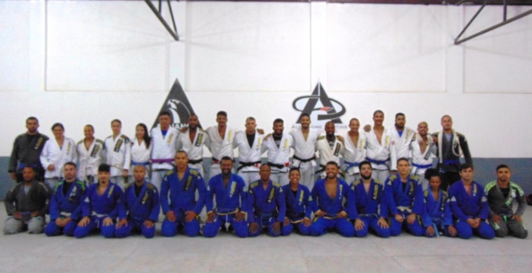 Jiu-Jitsu: Alliance Itabuna realiza cerimônia de graduação e troca de faixas